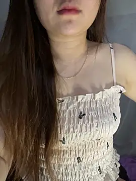 Hinne07 online show from September 17, 2025, 3:14 pm