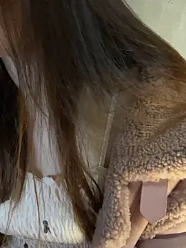 Hinne07 online show from December 16, 2025, 7:35 am