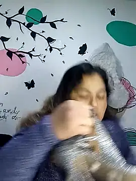 curvy diva  online show from November 6, 2025, 9:43 am