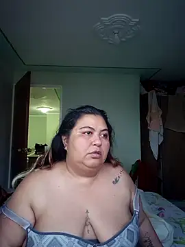 curvy diva  online show from November 24, 2025, 10:31 pm