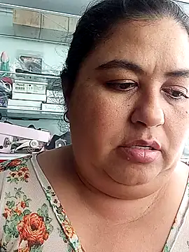 curvy diva  online show from November 30, 2025, 1:26 pm