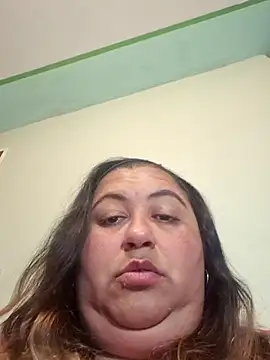 curvy diva  online show from February 12, 2026, 2:28 am