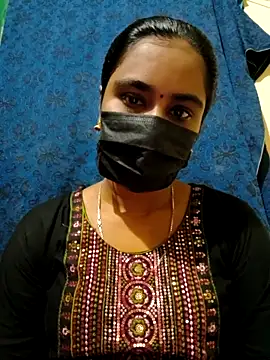 mini-queen online show from October 27, 2025, 6:12 pm