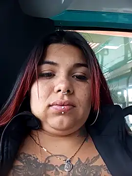 Snapshot of snow_belle chatting on November 1, 2025, 6:21 pm snow belle online show from November 1, 2025, 6:21 pm