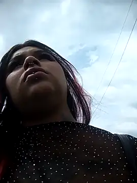 Snapshot of snow_belle chatting on December 3, 2025, 7:01 pm snow belle online show from December 3, 2025, 7:01 pm