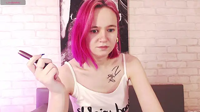 Ericha Stone online show from September 21, 2025, 2:46 am