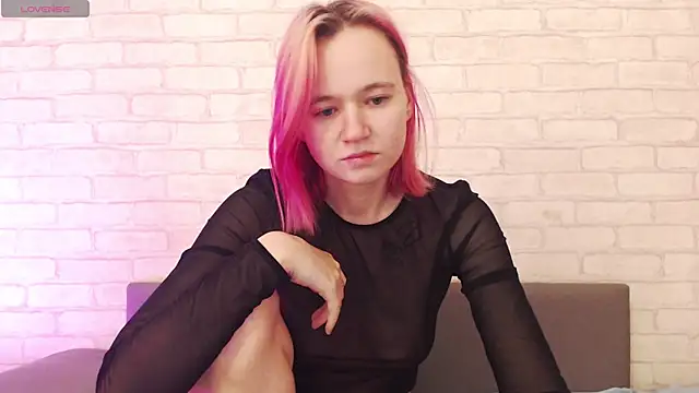 Ericha Stone online show from October 29, 2025, 2:47 am