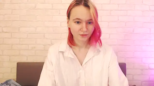 Ericha Stone online show from December 1, 2025, 1:43 am