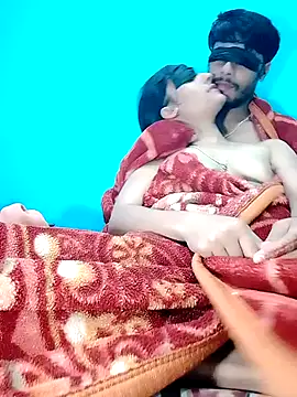 Snapshot of Pahadi_couple chatting on October 18, 2025, 5:25 pm Pahadi couple online show from October 18, 2025, 5:25 pm
