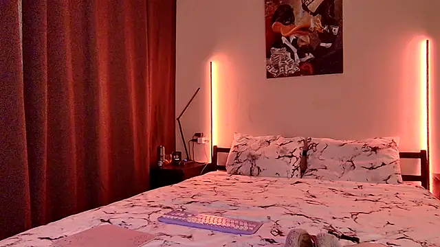 Missss Eva online show from September 28, 2025, 8:03 pm