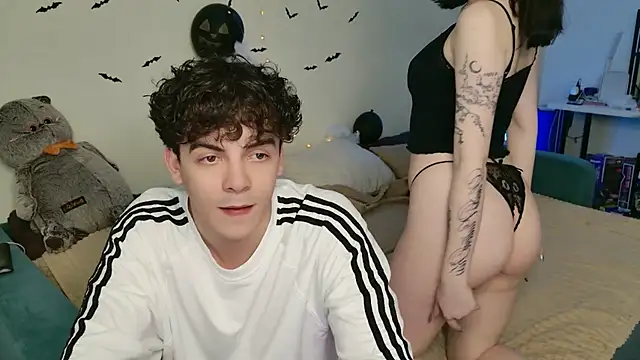 Snapshot of Alice18James chatting on October 24, 2025, 9:06 am Alice18James online show from October 24, 2025, 9:06 am