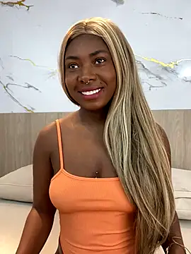 Snapshot of emily_browne chatting on October 18, 2025, 7:25 pm emily browne online show from October 18, 2025, 7:25 pm