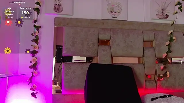 Madison 03 online show from October 15, 2025, 5:07 am