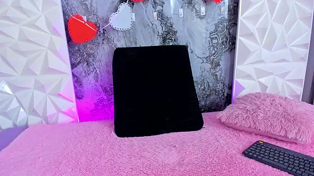Madison 03 online show from February 4, 2026, 6:08 am