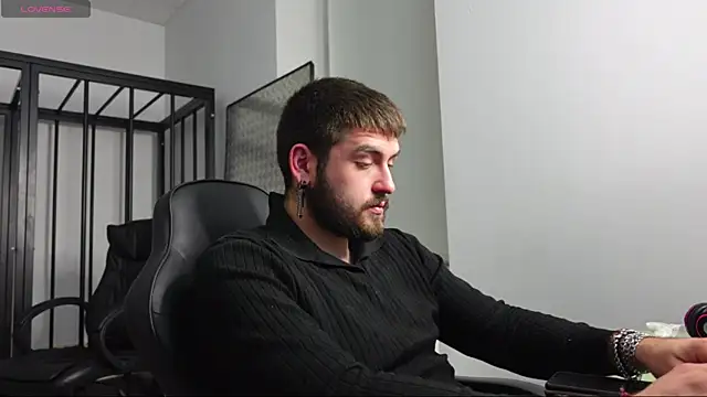 Snapshot of Mike_Platano chatting on October 7, 2025, 7:11 pm Mike Platano online show from October 7, 2025, 7:11 pm