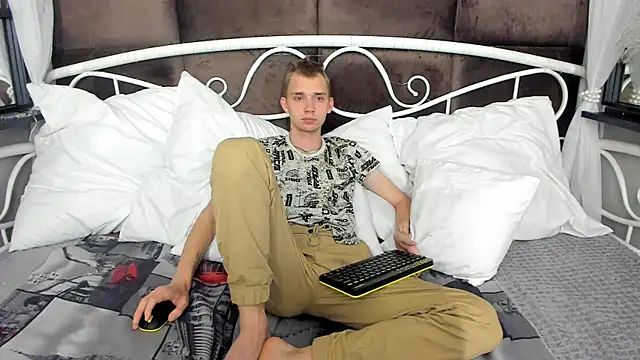 Snapshot of TimBlaks chatting on October 3, 2025, 8:39 pm TimBlaks online show from October 3, 2025, 8:39 pm