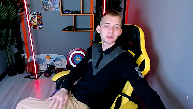 Snapshot of TimBlaks chatting on October 17, 2025, 9:28 pm TimBlaks online show from October 17, 2025, 9:28 pm