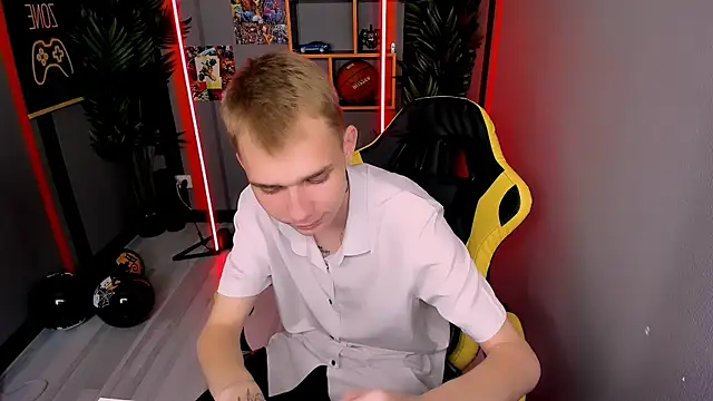 Snapshot of TimBlaks chatting on November 5, 2025, 9:48 pm TimBlaks online show from November 5, 2025, 9:48 pm