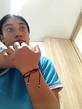 AmberGold- online show from April 8, 2026, 9:15 pm