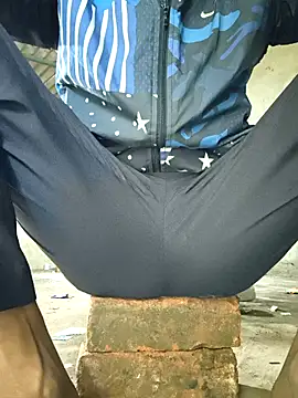 Snapshot of onlymasti00 chatting on October 5, 2025, 1:48 am onlymasti00 online show from October 5, 2025, 1:48 am