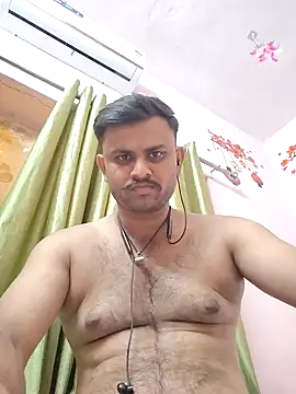 Snapshot of Frvgggghh chatting on November 21, 2025, 8:35 am Frvgggghh online show from November 21, 2025, 8:35 am