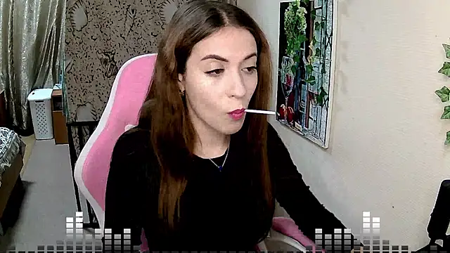 Snapshot of mona_fly chatting on September 26, 2025, 4:00 pm mona fly online show from September 26, 2025, 4:00 pm