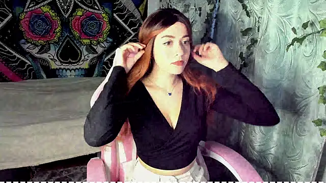 Snapshot of mona_fly chatting on October 13, 2025, 2:17 pm mona fly online show from October 13, 2025, 2:17 pm