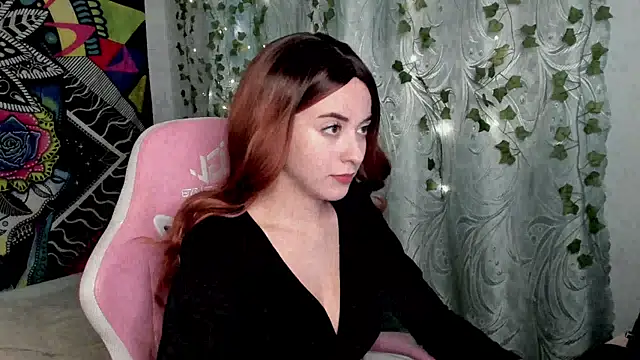 Snapshot of mona_fly chatting on October 16, 2025, 2:40 pm mona fly online show from October 16, 2025, 2:40 pm