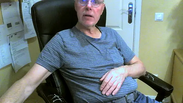 Snapshot of Klipparn chatting on January 8, 2026, 6:54 pm Klipparn online show from January 8, 2026, 6:54 pm
