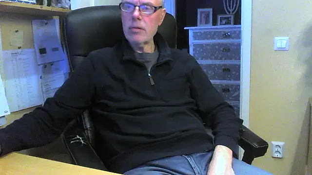 Snapshot of Klipparn chatting on February 2, 2026, 3:00 pm Klipparn online show from February 2, 2026, 3:00 pm