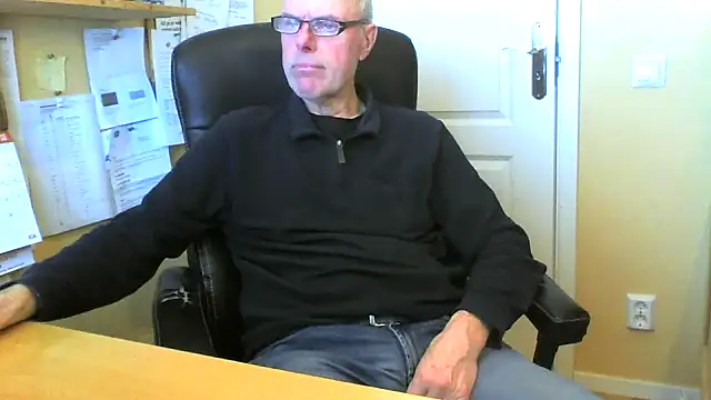 Snapshot of Klipparn chatting on February 23, 2026, 8:44 am Klipparn online show from February 23, 2026, 8:44 am