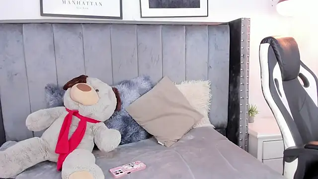 Snapshot of Miyu_Komori chatting on March 23, 2026, 7:51 pm Miyu Komori online show from March 23, 2026, 7:51 pm