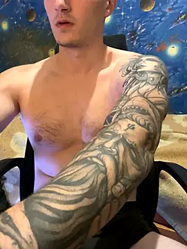 fronkie9384 online show from October 27, 2025, 8:57 pm