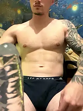 fronkie9384 online show from January 14, 2026, 9:09 pm