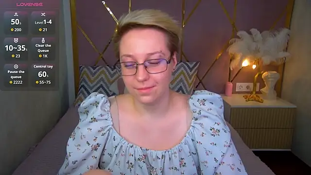 AlexandraGreen online show from February 16, 2026, 10:06 pm