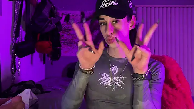 Snapshot of xoFrankie chatting on February 11, 2026, 6:18 am xoFrankie online show from February 11, 2026, 6:18 am