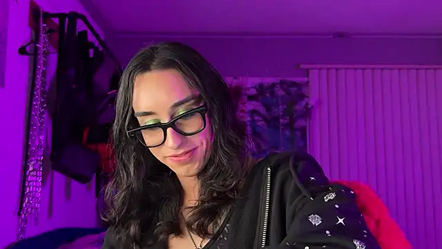 Snapshot of xoFrankie chatting on February 24, 2026, 3:37 am xoFrankie online show from February 24, 2026, 3:37 am