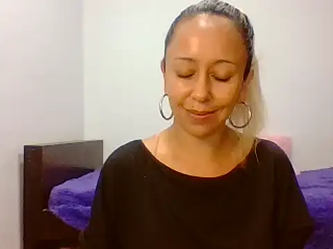 leah susman online show from September 19, 2025, 2:02 am