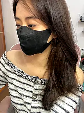 Mochi21 online show from November 23, 2025, 4:34 am