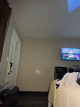 CinnaCakesss online show from April 3, 2026, 8:01 am