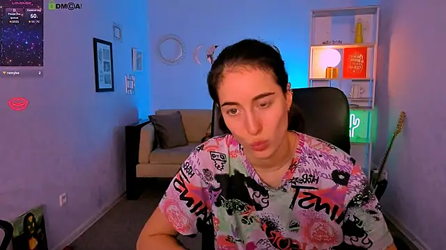 khloebeauty online show from November 12, 2025, 8:08 pm