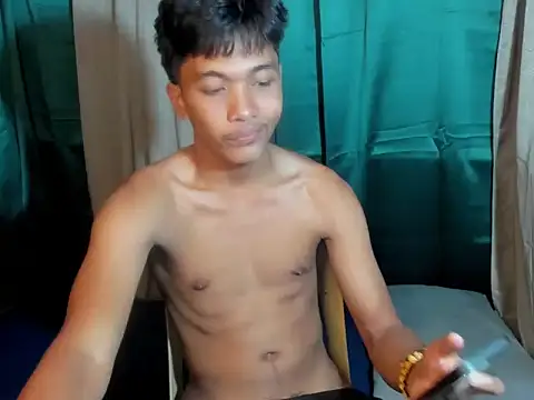 chris hot asian loverboy online show from March 31, 2026, 6:47 am