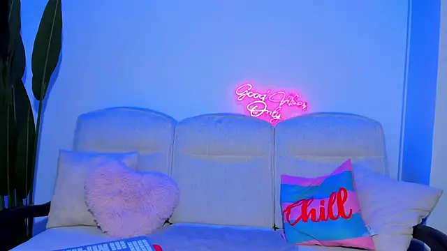 JessicaSky  online show from February 21, 2026, 8:32 pm