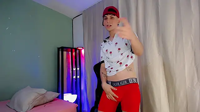 dilan hott  online show from November 15, 2025, 7:54 pm