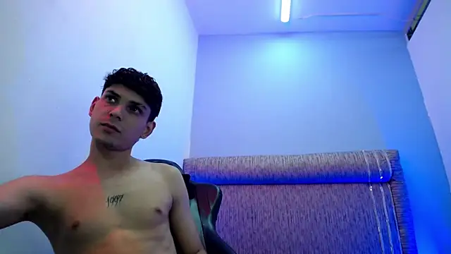 dilan hott  online show from February 13, 2026, 8:16 pm