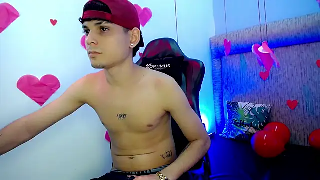 dilan hott  online show from February 14, 2026, 7:21 pm