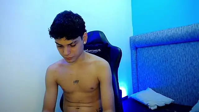 dilan hott  online show from February 16, 2026, 9:00 pm