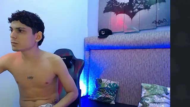 dilan hott  online show from February 25, 2026, 7:34 pm