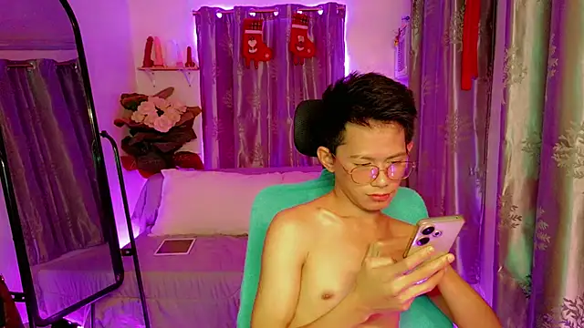 Skinny CumLoader69 online show from November 23, 2025, 7:57 pm