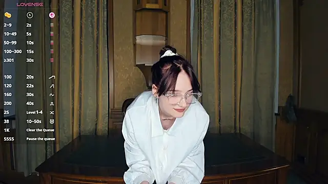 KatyKufel online show from March 28, 2026, 7:13 pm